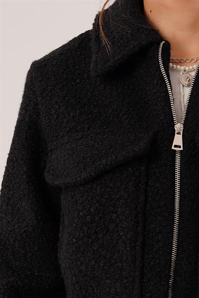 Buklet Model Cebi Kapaklı Siyah Ceket