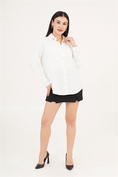 Gümüş Çizgili Düğmeli V Yaka Beyaz Gömlek