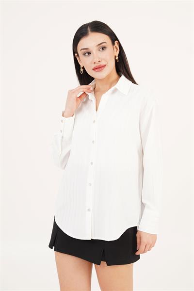 Gümüş Çizgili Düğmeli V Yaka Beyaz Gömlek