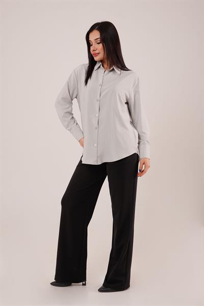 İnce Çizgi Detay Düğmeli Gri Gömlek	