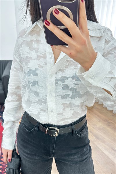 Çiçek Desenli Beyaz Gömlek