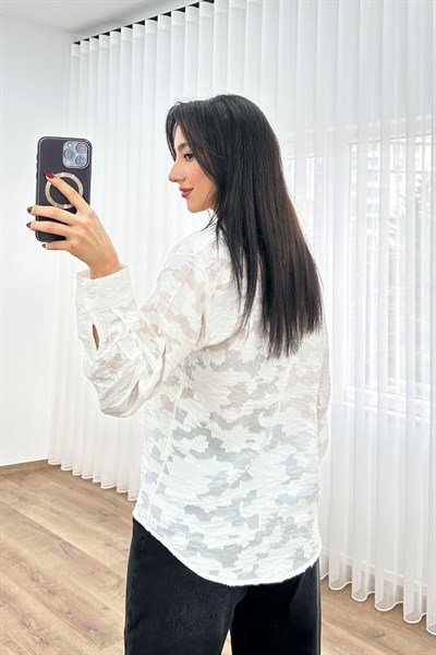 Çiçek Desenli Beyaz Gömlek