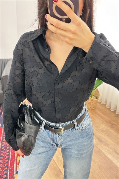 Çiçek Desenli Siyah Gömlek