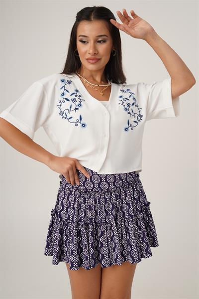 Çiçek Nakışlı Kısa Kol Beyaz Gömlek