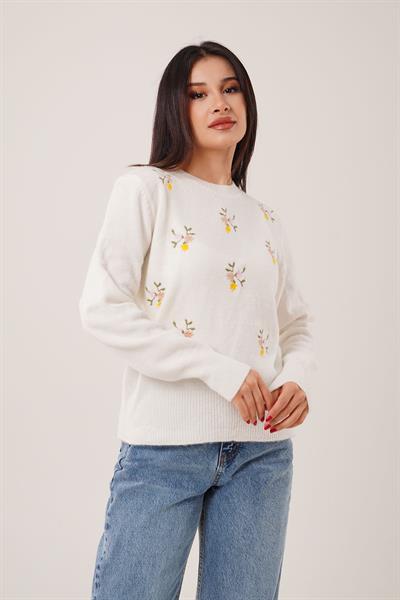 Kış Çiçeği Nakışlı Bisiklet Yaka Ekru Kazak