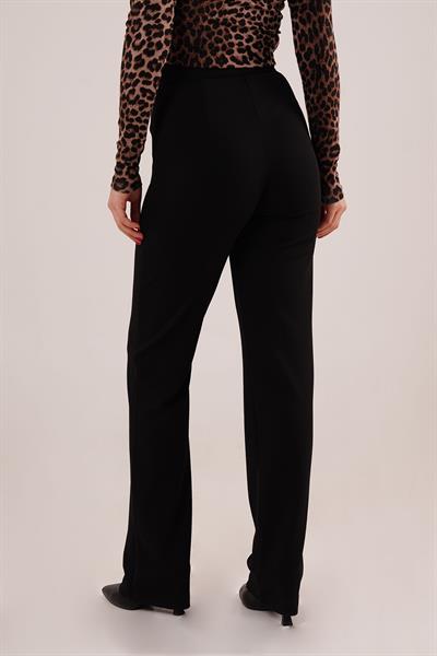 Cırtlı Kapama Esnek Siyah Pantolon