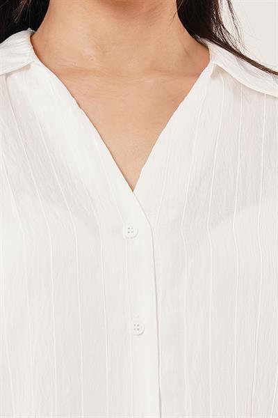 V Yaka Yarasa Kol Detaylı Çizgili Beyaz Gömlek