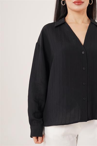 V Yaka Yarasa Kol Detaylı Çizgili Siyah Gömlek