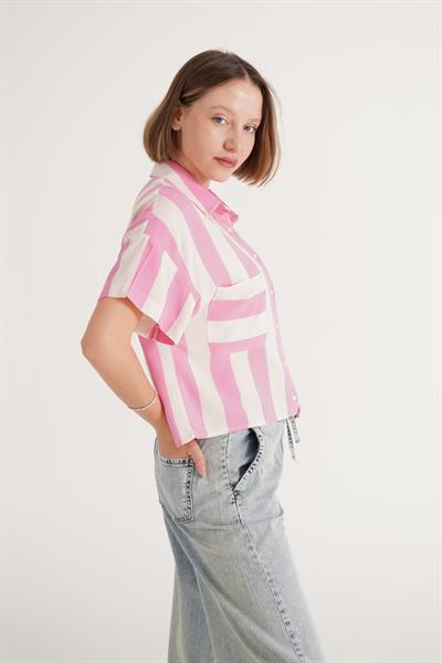 Çizgili Kısa Kol Pembe Gömlek