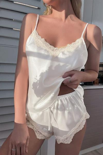 Dantel Detaylı Saten Beyaz Şort Gecelik Takım