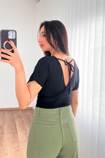 Dantel Detaylı V Yaka Siyah Bluz