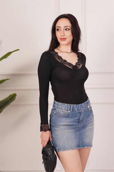 Dantel Detaylı V Yaka Uzun Kollu Siyah Body Bluz