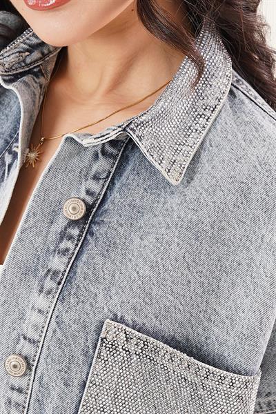 Cepleri ve Yakası Taşlı Mavi Denim Ceket	