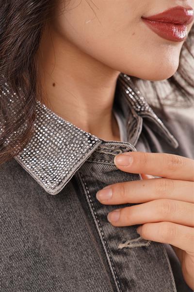 Cepleri ve Yakası Taşlı Antrasit Denim Ceket
