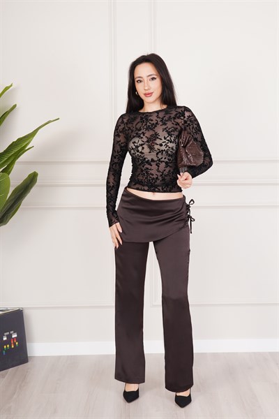 Transparan Dantel Detaylı Uzun Kollu Siyah Crop Bluz
