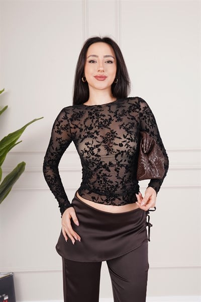 Transparan Dantel Detaylı Uzun Kollu Siyah Crop Bluz