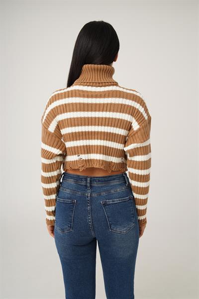 Destroyed Detay Boğazlı Camel Kısa Triko Kazak