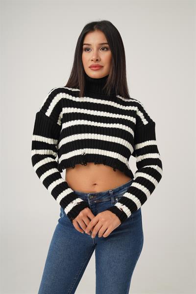 Destroyed Detay Boğazlı Siyah Kısa Triko Kazak