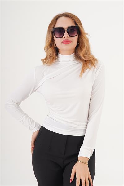 Dik Yaka Büzgülü Sandy Beyaz Bluz