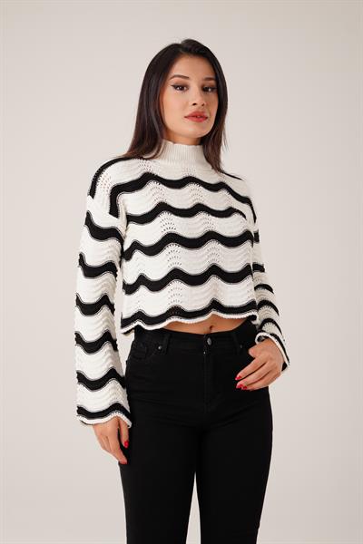 Dik Yaka Dalgalı Model Ekru Triko Kazak