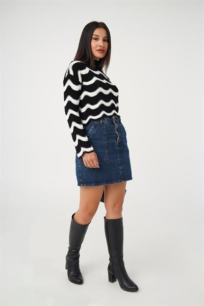 Dik Yaka Dalgalı Model Siyah Triko Kazak