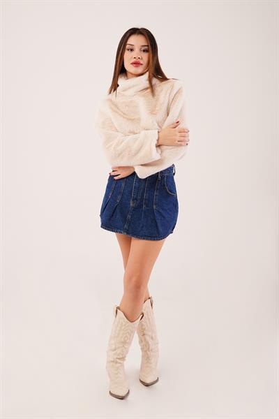 Dik Yaka Peluş Kumaş Bej Crop Sweatshirt