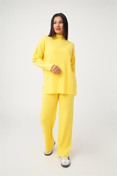 Dik Yaka Tunik Pantolon Model Sarı Triko Takım