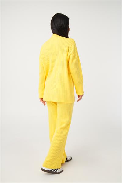 Dik Yaka Tunik Pantolon Model Sarı Triko Takım