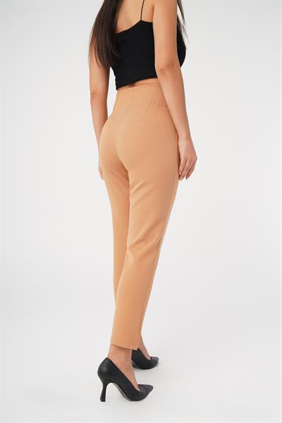 Dikiş Detaylı Havuç Kesim Camel Pantolon