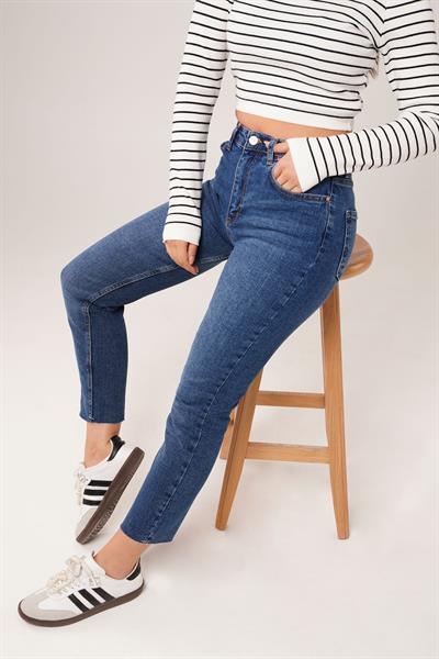 Dikişsiz Paça Koyu Mavi Mom Jean