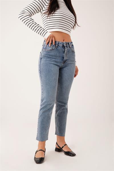 Dikişsiz Paça Orta Mavi Mom Jean