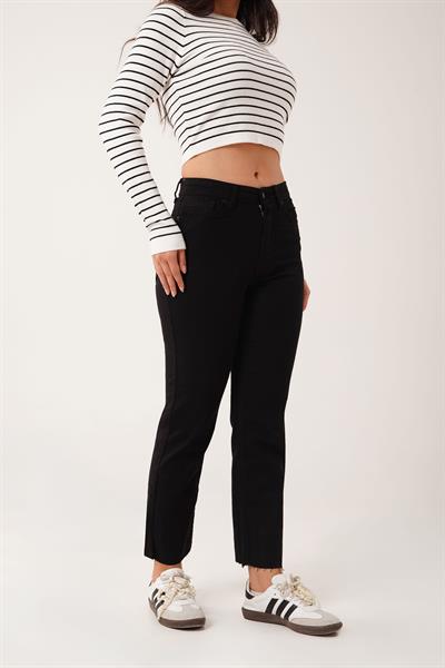 Dikişsiz Paça Siyah Mom Jean