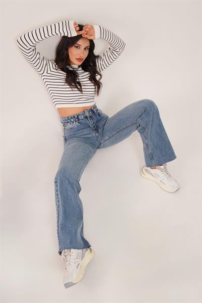 Dikişsiz Paçalı Yüksek Bel Orta Mavi Jean Pantolon