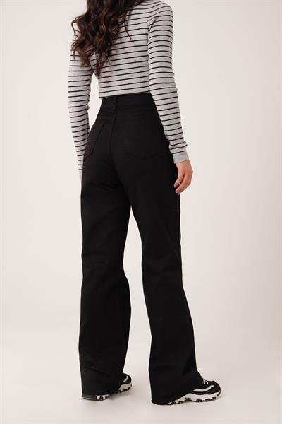 Dikişsiz Paçalı Yüksek Bel Siyah Jean Pantolon