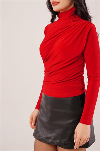 Drape Detay Dik Yaka Kırmızı Bluz