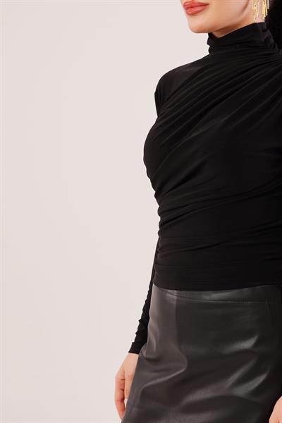 Drape Detay Dik Yaka Siyah Bluz