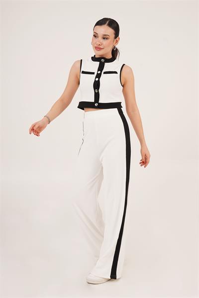 Düğmeli Bluz ve Geniş Paça Şeritli Beyaz İkili Takım