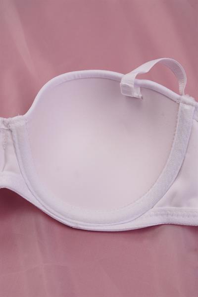 Düz Model Desteksiz Beyaz Straplez Sütyen