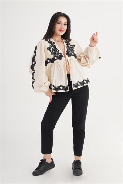 Etnik Nakış İşlemeli Bol Kesim Bağlamalı Taş Kimono
