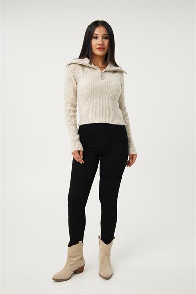 Fermuar Detaylı Kısa Model Taş Triko Kazak