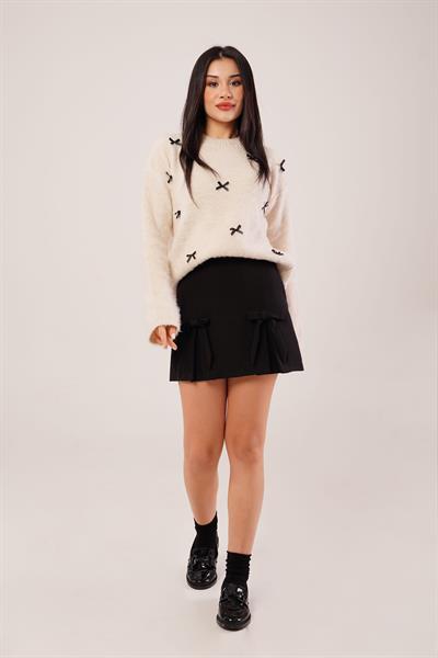 Fiyonklu Buklet Bej Triko Kazak