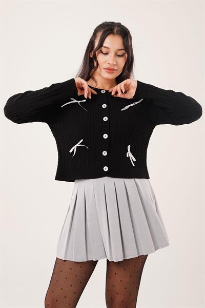 Fiyonklu İnce Triko Siyah Hırka