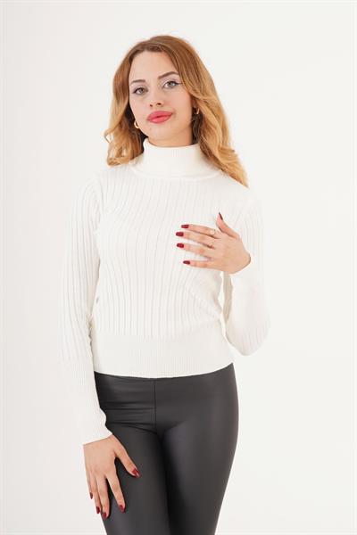 Geniş Fitilli Boğazlı Triko Body Beyaz Kazak