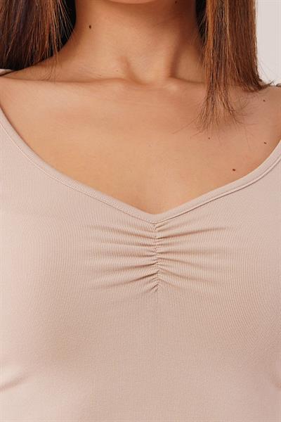Geniş Yaka Bej Basic Body Bluz