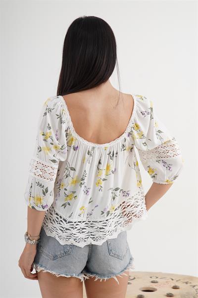 Geniş Yaka Güpürlü Çiçekli Ekru Bluz