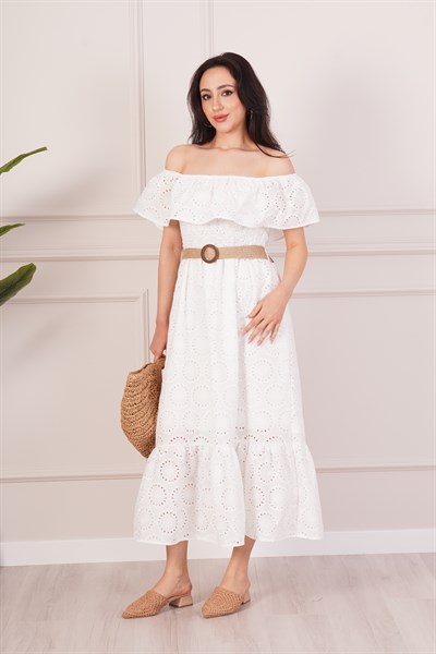 Madonna Yaka Fisto İşlemeli Kemer Detaylı Beyaz Uzun Elbise