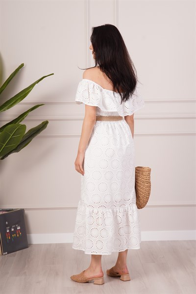 Madonna Yaka Fisto İşlemeli Kemer Detaylı Beyaz Uzun Elbise