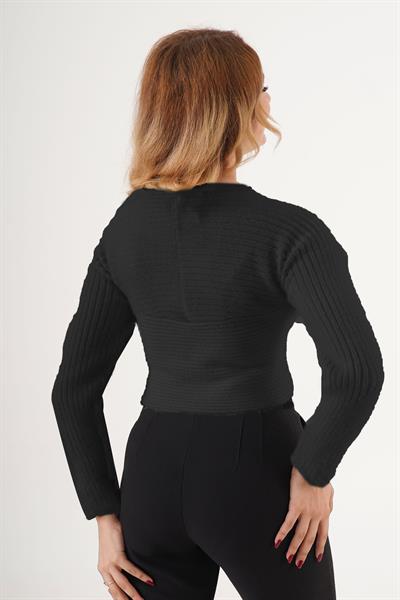 İnci İşlemli Kruvaze Kesim Sakallı Siyah Triko Kazak