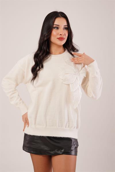 Kabartmalı Çiçek Detaylı Sakallı Krem Kazak