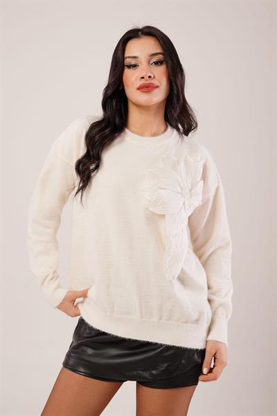 Kabartmalı Çiçek Detaylı Sakallı Krem Kazak